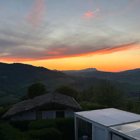 Villa Tamara Country&Spa Suites Montefiore Conca Esterno foto