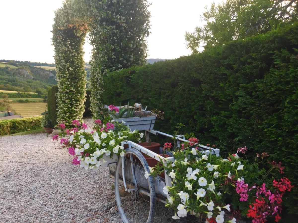 Villa Tamara Country&Spa Suites Montefiore Conca Esterno foto