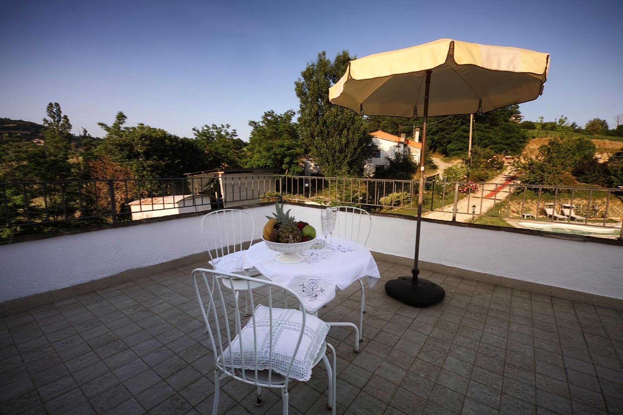 Villa Tamara Country&Spa Suites Montefiore Conca Esterno foto