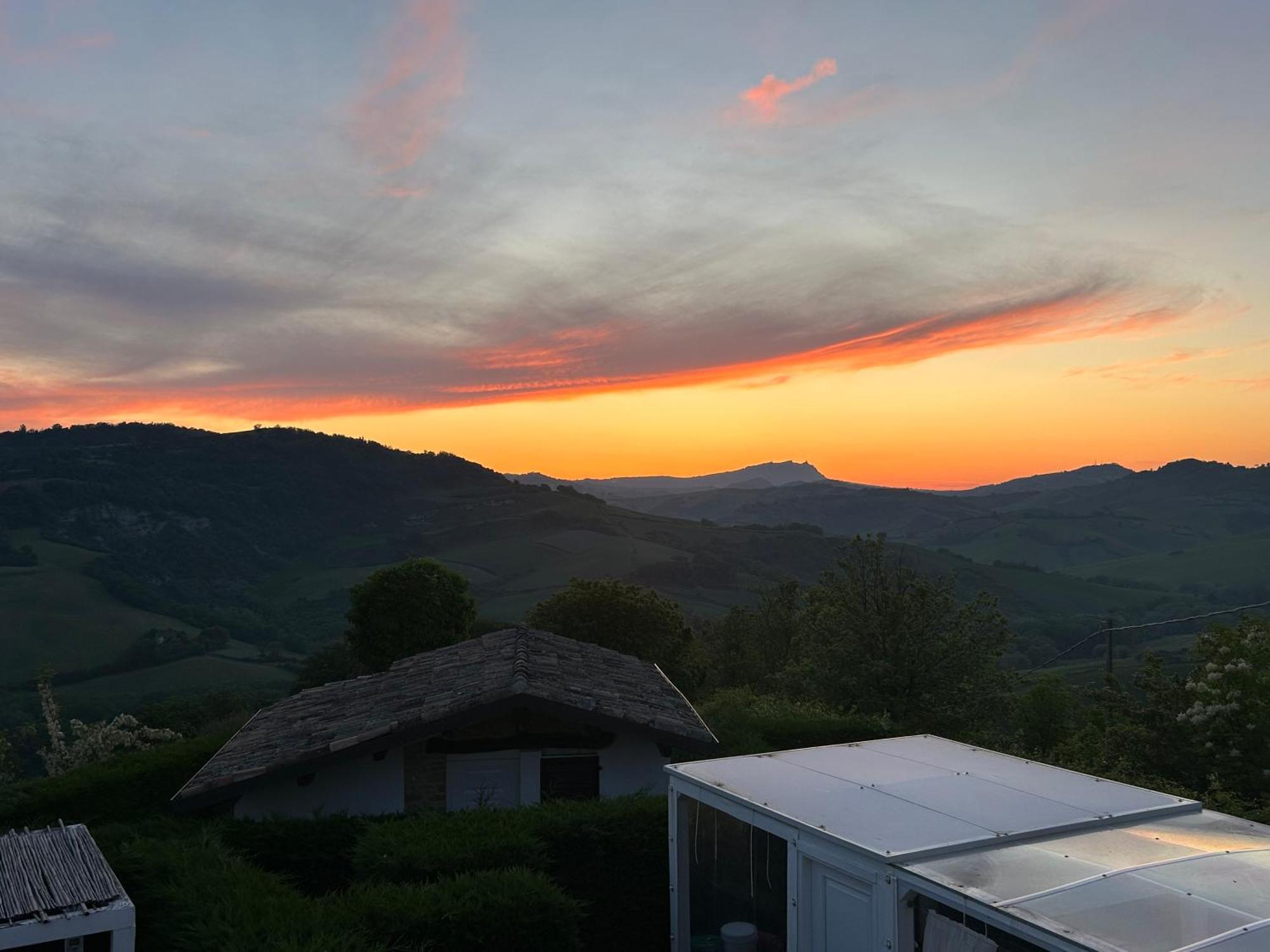 Villa Tamara Country&Spa Suites Montefiore Conca Esterno foto