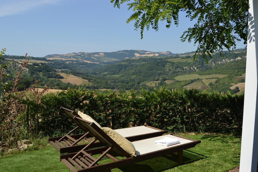 Villa Tamara Country&Spa Suites Montefiore Conca Esterno foto