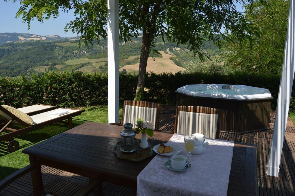 Villa Tamara Country&Spa Suites Montefiore Conca Esterno foto